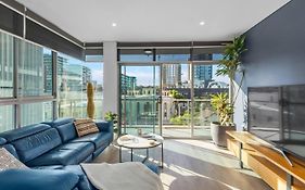 Stadium Escape - A Contemporary Beachside Retreat